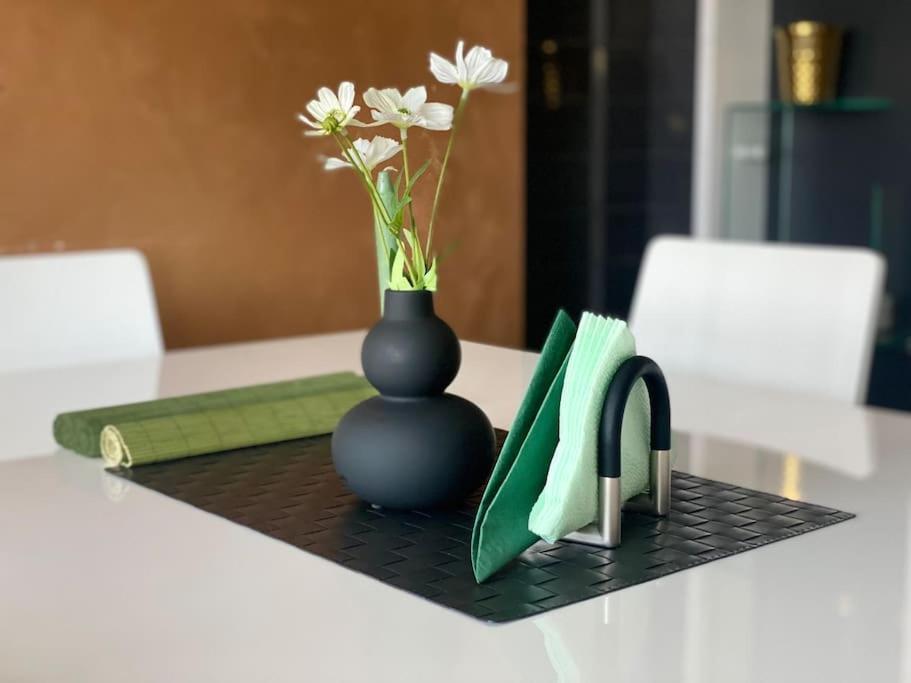 Lovely 1-Bedroom Apartament With Free Parking Sófia Exterior foto