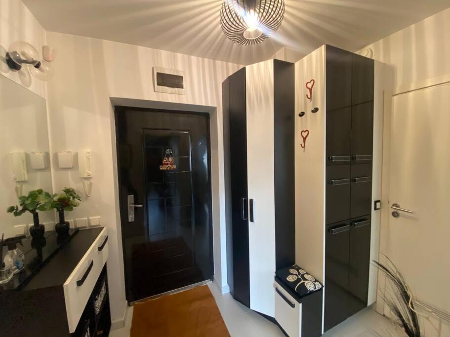 Lovely 1-Bedroom Apartament With Free Parking Sófia Exterior foto