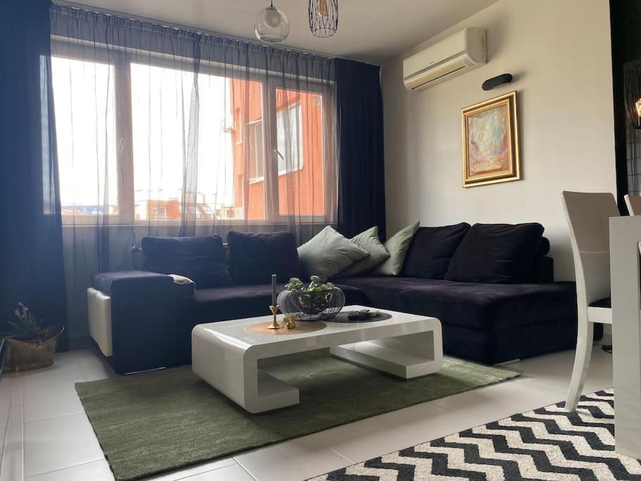 Lovely 1-Bedroom Apartament With Free Parking Sófia Exterior foto